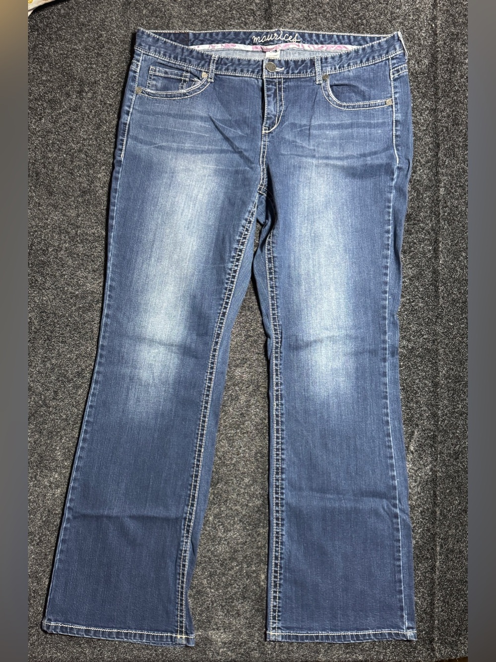 Maurices Women’s Jeans 15/16 Regular Bootcut Stretch Embroidered Pocket Medium W